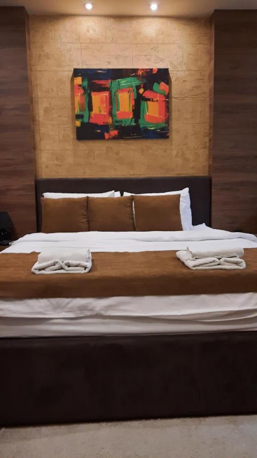 Stan Na Dan Apartman D Lux Jacuzzi كراغوييفاك المظهر الخارجي الصورة
