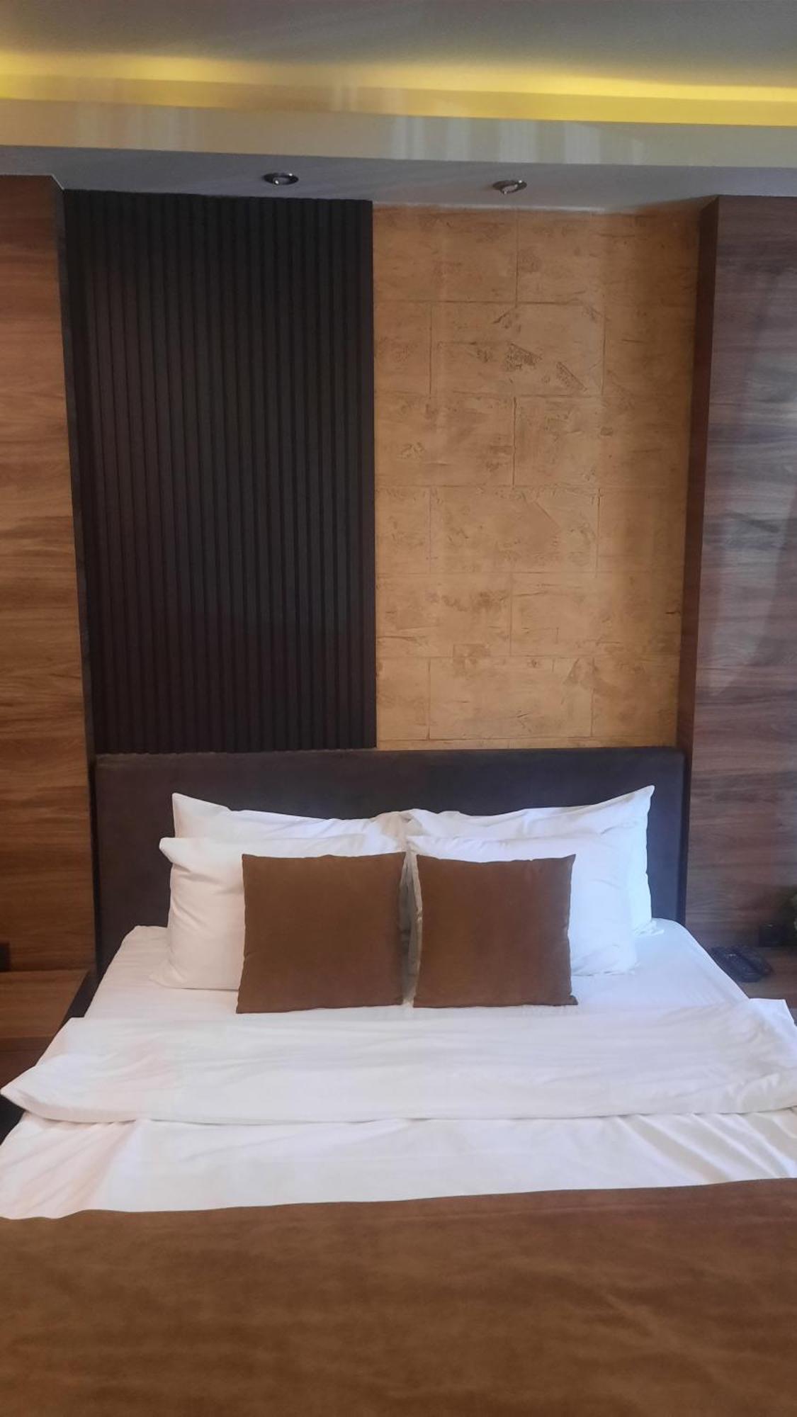 Stan Na Dan Apartman D Lux Jacuzzi كراغوييفاك المظهر الخارجي الصورة