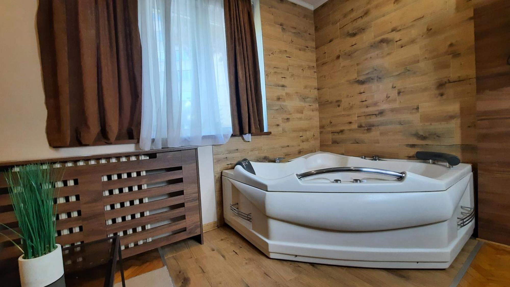 Stan Na Dan Apartman D Lux Jacuzzi كراغوييفاك المظهر الخارجي الصورة
