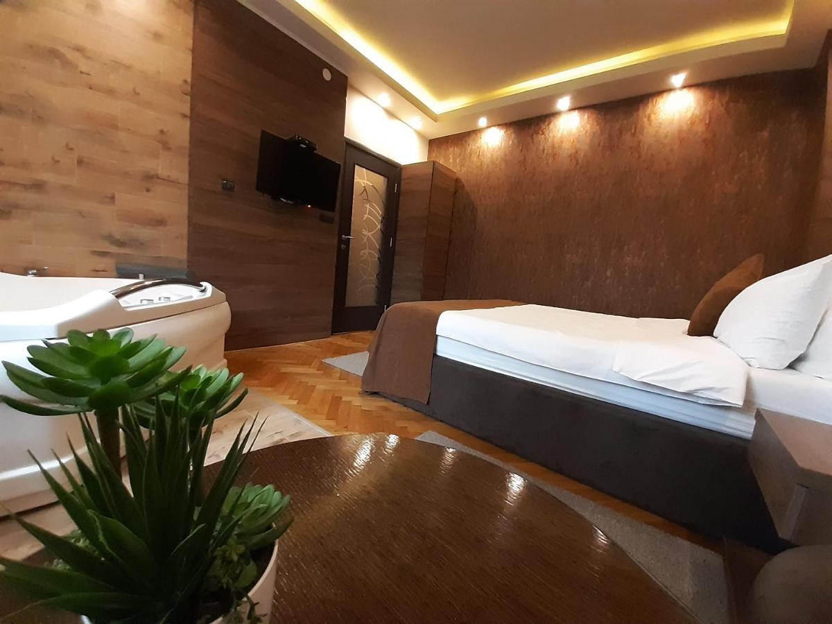 Stan Na Dan Apartman D Lux Jacuzzi كراغوييفاك المظهر الخارجي الصورة